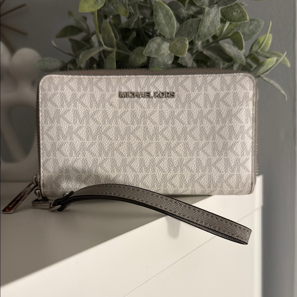 Michael Kors Signature Canvas Large Zip Wristlet